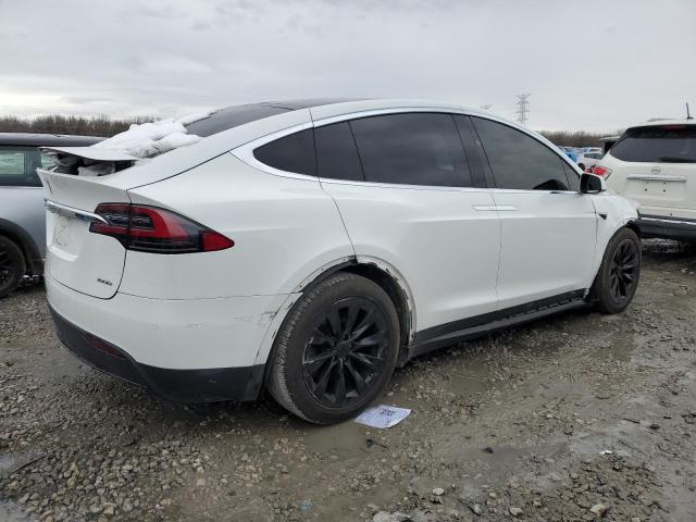 5YJXCAE29JF137463 - 2018 TESLA MODEL X WHITE photo 3