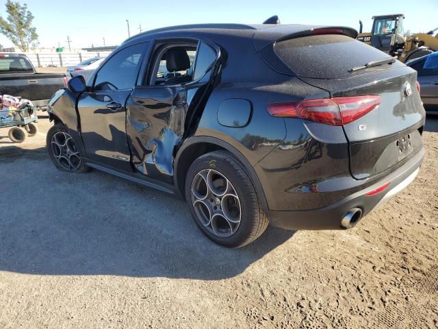 ZASFAKPN6J7B77527 - 2018 ALFA ROMEO STELVIO SPORT Schwarz Foto 2