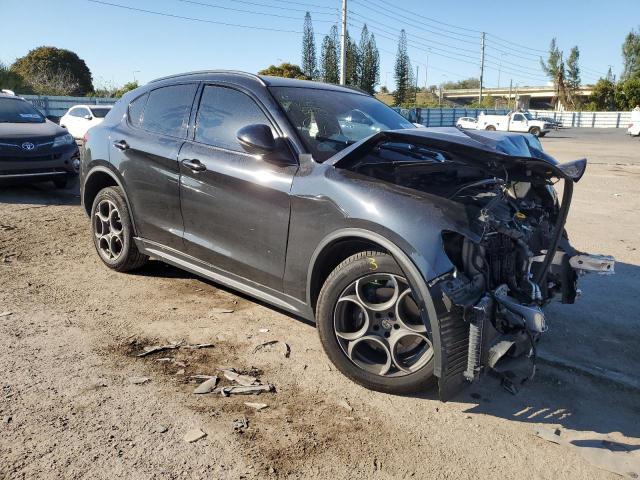 ZASFAKPN6J7B77527 - 2018 ALFA ROMEO STELVIO SPORT Schwarz Foto 4