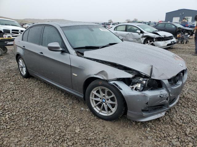 WBAPH7G5XANM49107 - 2010 BMW 328 I GRAY photo 4