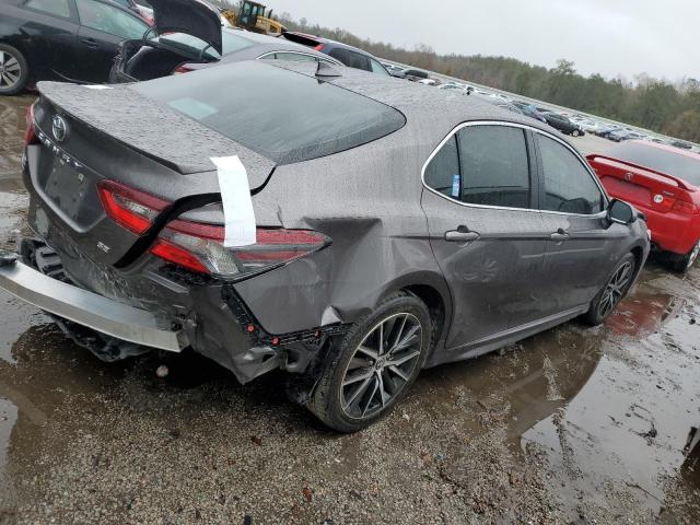 4T1G11AK1PU818692 - 2023 TOYOTA CAMRY SE NIGHT SHADE SILVER photo 3