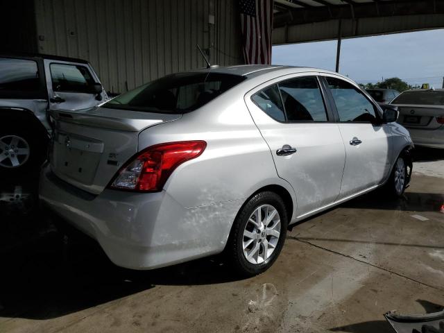 3N1CN7AP4JL845346 - 2018 NISSAN VERSA S SILVER photo 3