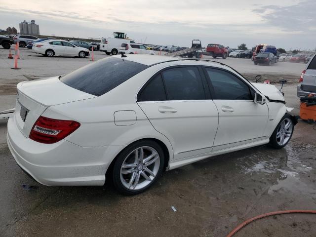 WDDGF4HB4CA724823 - 2012 MERCEDES-BENZ C 250 WHITE photo 3