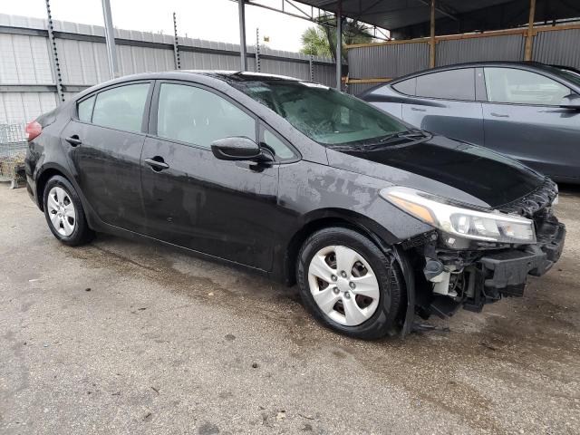 3KPFK4A70JE226913 - 2018 KIA FORTE LX BLACK photo 4