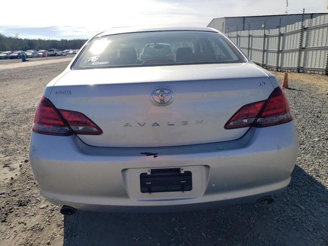 4T1BK36B08U306323 - 2008 TOYOTA AVALON XL SILVER photo 6