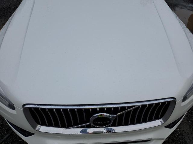 YV4A22PK5M1739976 - 2021 VOLVO XC90 T6 MOMENTUM WHITE photo 12