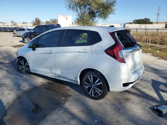 3HGGK5H0XJM724787 - 2018 HONDA FIT EX WHITE photo 2