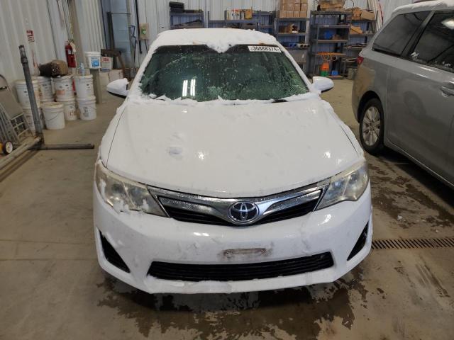 4T4BF1FK0DR307495 - 2013 TOYOTA CAMRY L WHITE photo 5