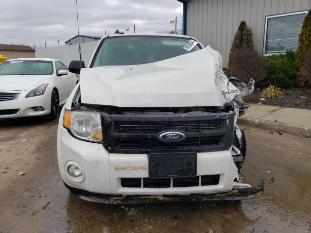 1FMCU0D74CKB40419 - 2012 FORD ESCAPE XLT WHITE photo 5