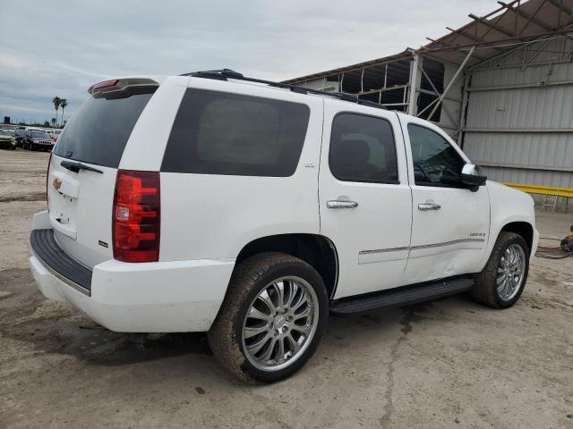 1GNSKCE02DR377726 - 2013 CHEVROLET TAHOE K1500 LTZ WHITE photo 3