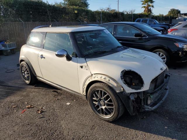 WMWSU3C51DT545521 - 2013 MINI COOPER BEIGE photo 4