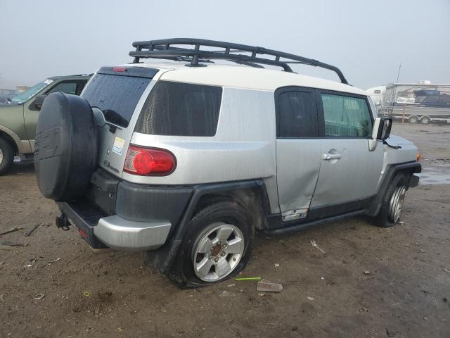 JTEBU11F070085594 - 2007 TOYOTA FJ CRUISER SILVER photo 3