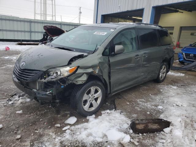 5TDKK3DCXES481209 - 2014 TOYOTA SIENNA LE GREEN photo 1