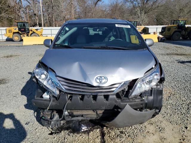 5TDYZ3DC0HS843932 - 2017 TOYOTA SIENNA XLE SILVER photo 5