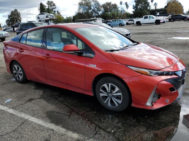 JTDKARFP0H3028812 - 2017 TOYOTA PRIUS PRIM RED photo 4