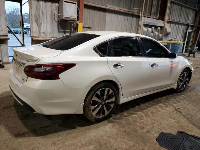 1N4AL3AP9HC252256 - 2017 NISSAN ALTIMA 2.5 WHITE photo 3