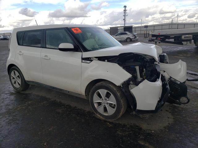 KNDJN2A28G7319794 - 2016 KIA SOUL WHITE photo 4