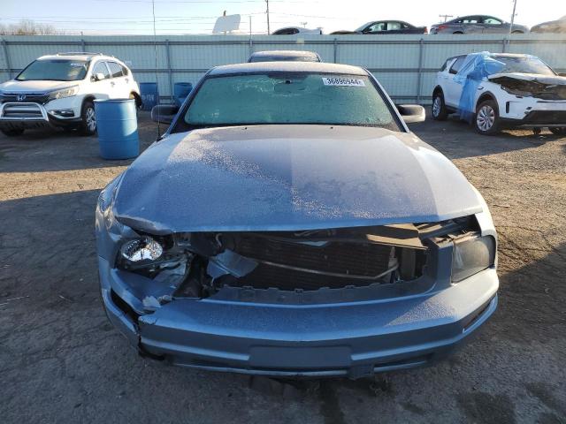 1ZVFT80N965117726 - 2006 FORD MUSTANG BLUE photo 5