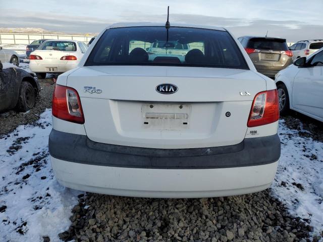 KNADE123X86403831 - 2008 KIA RIO BASE WHITE photo 6