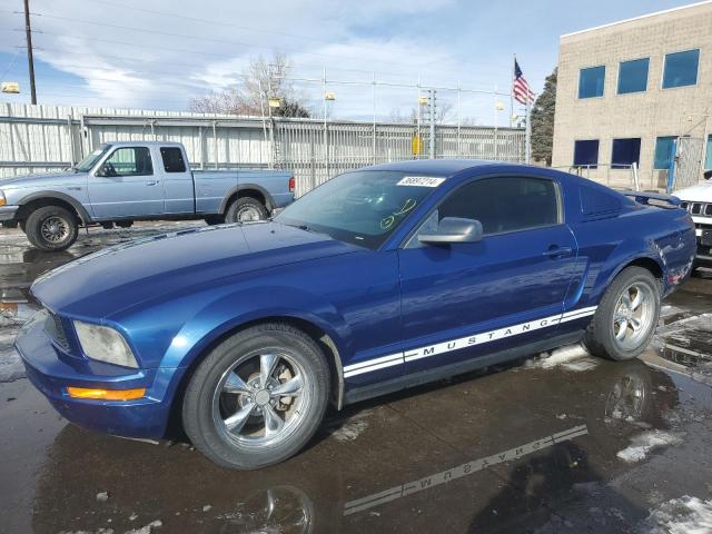 1ZVFT80N565231352 - 2006 FORD MUSTANG BLUE photo 1