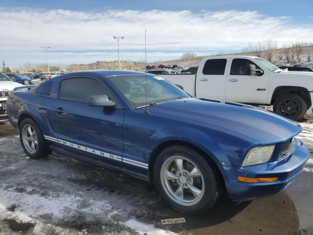 1ZVFT80N565231352 - 2006 FORD MUSTANG BLUE photo 4