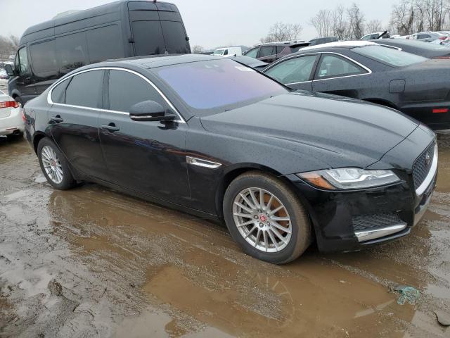 SAJBK4BN0HCY42562 - 2017 JAGUAR XF PRESTIGE BLACK photo 4