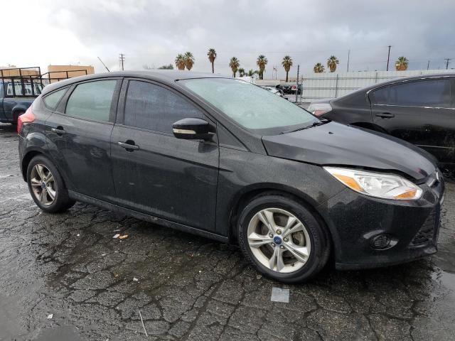 1FADP3K2XEL149962 - 2014 FORD FOCUS SE BLACK photo 4