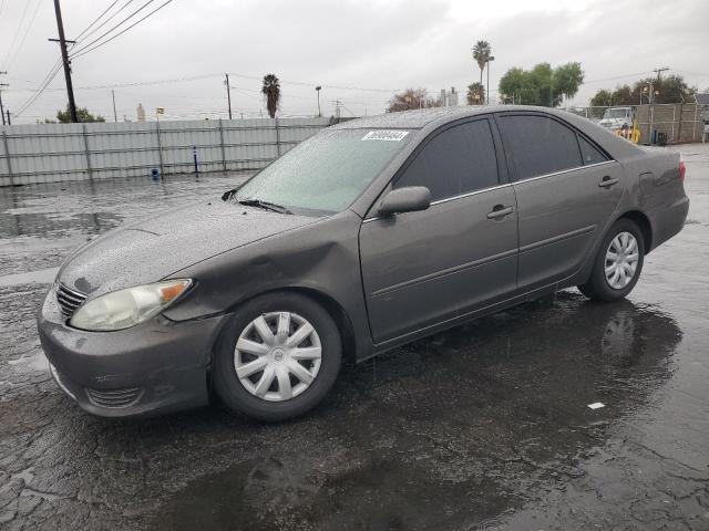 4T1BE30K65U544754 - 2005 TOYOTA CAMRY LE GRAY photo 1