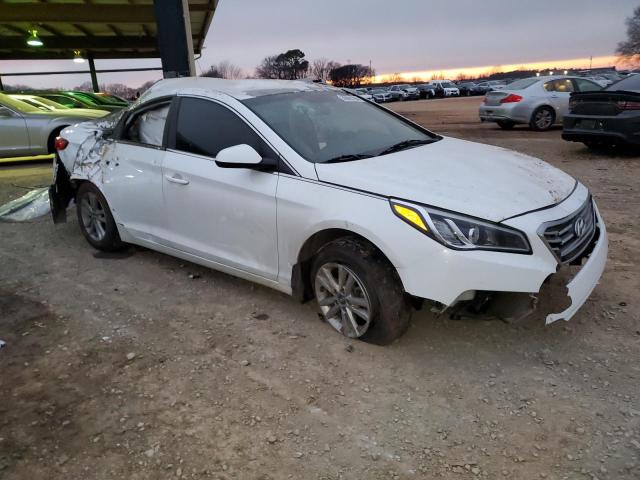 5NPE24AF9GH327102 - 2016 HYUNDAI SONATA SE WHITE photo 4