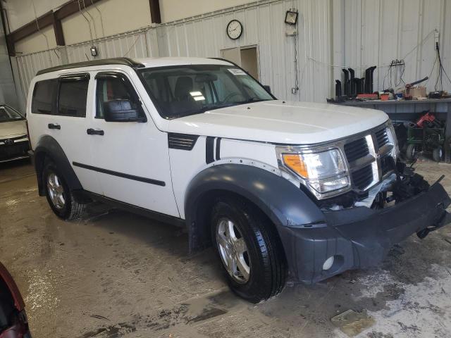 1D8GU28K17W657659 - 2007 DODGE NITRO SXT WHITE photo 4