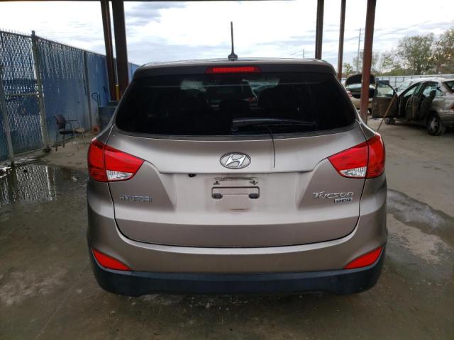 KM8JU3AC4AU030191 - 2010 HYUNDAI TUCSON GLS TAN photo 6