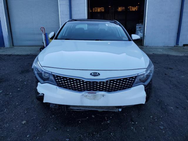 5XXGU4L33GG103552 - 2016 KIA OPTIMA EX WHITE photo 5