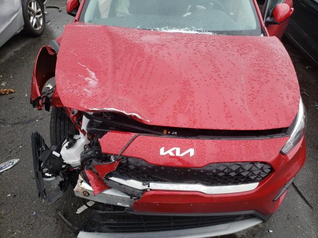 KNDCB3LC8N5536252 - 2022 KIA NIRO LX RED photo 12