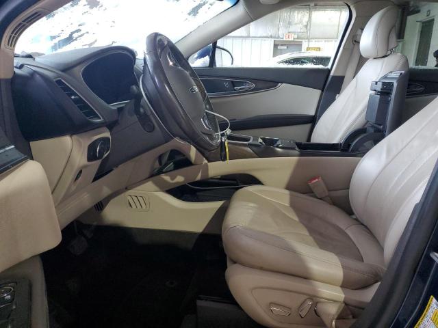 2LMPJ8LR6HBL47265 - 2017 LINCOLN MKX RESERVE أزرق صورة 7