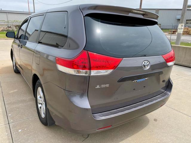 5TDKA3DC2BS002389 - 2011 TOYOTA SIENNA BASE  photo 3