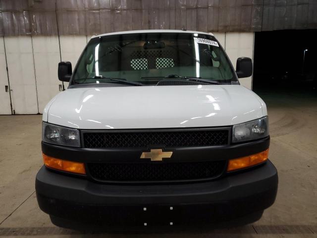 1GCWGAFP0J1345198 - 2018 CHEVROLET EXPRESS G2 WHITE photo 5