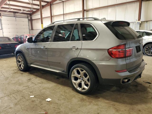 5UXZW0C59D0B91616 - 2013 BMW X5 XDRIVE35D GRAY photo 2