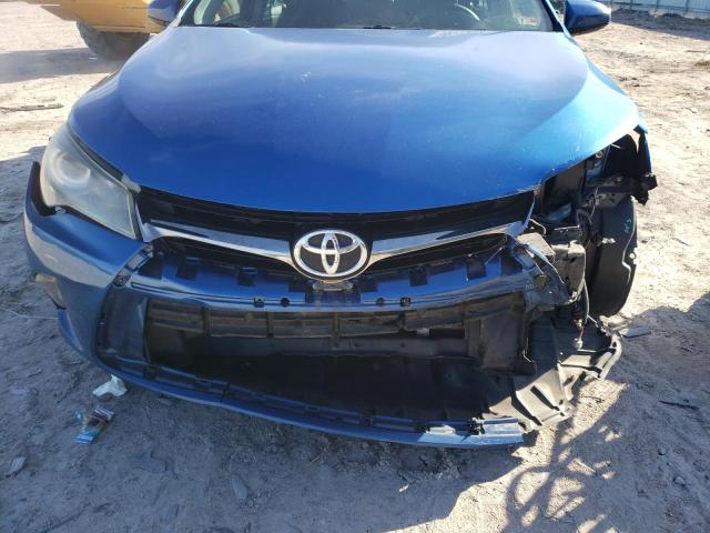 4T1BF1FK8GU571577 - 2016 TOYOTA CAMRY LE BLUE photo 11