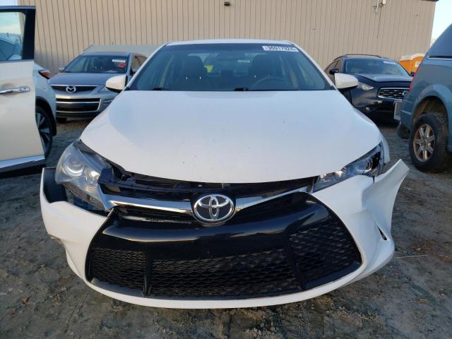 4T1BF1FK0HU357197 - 2017 TOYOTA CAMRY LE WHITE photo 5