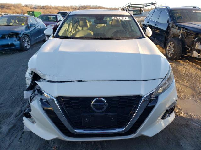 1N4BL4DV4KC180930 - 2019 NISSAN ALTIMA SV WHITE photo 5