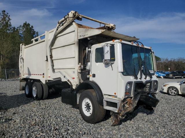 1M2AV04C9EM011150 - 2014 MACK 600 MRU600 WHITE photo 1