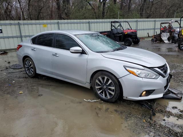 1N4AL3AP6HC131183 - 2017 NISSAN ALTIMA 2.5 SILVER photo 4