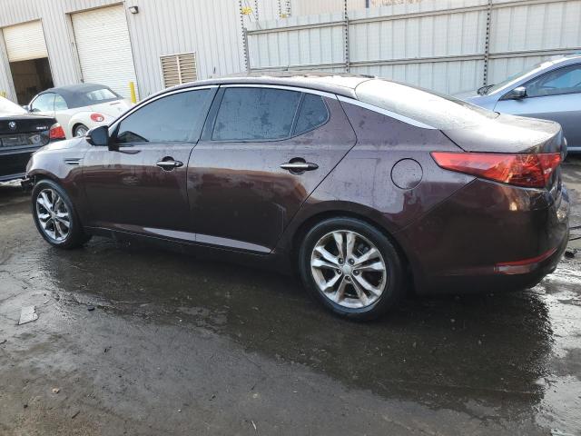 5XXGM4A79DG193307 - 2013 KIA OPTIMA LX MAROON photo 2