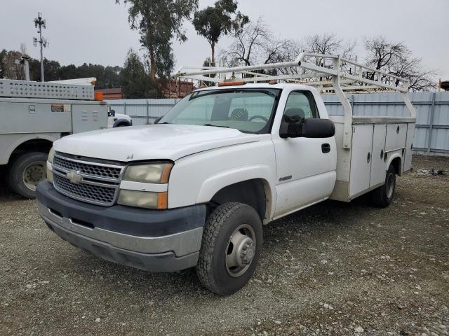 1GBJC34U65E310582 - 2005 CHEVROLET SILVERADO C3500 WHITE photo 1