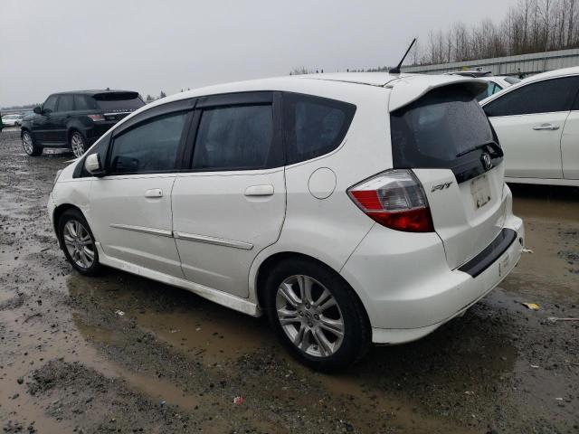 JHMGE8H48AS026047 - 2010 HONDA FIT SPORT WHITE photo 2