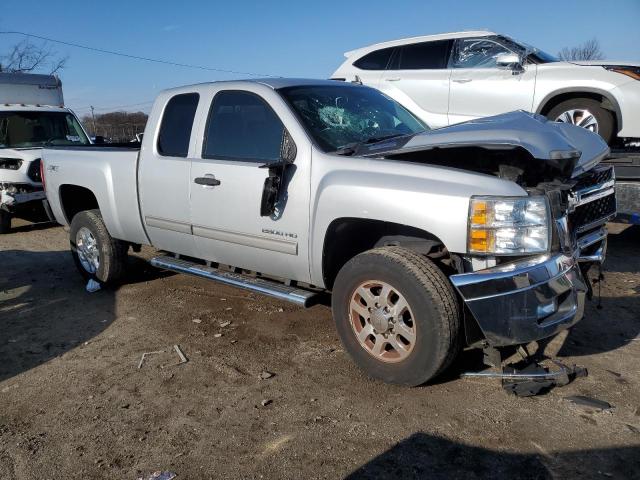 1GC2KXEG9DZ201480 - 2013 CHEVROLET SILVERADO K2500 HEAVY DUTY LT SILVER photo 4