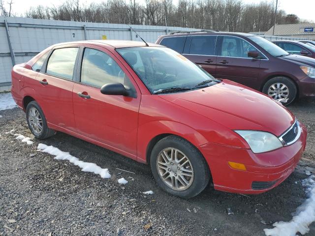 1FAHP34N57W307800 - 2007 FORD FOCUS ZX4 RED photo 4