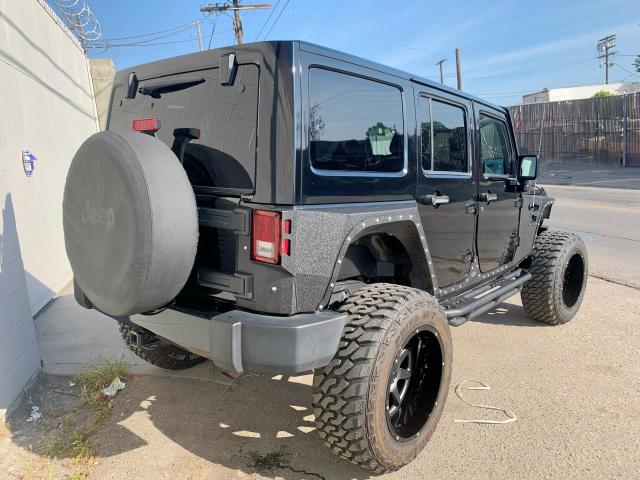 1C4BJWDG6HL724219 - 2017 JEEP WRANGLER UNLIMITED SPORT  photo 4