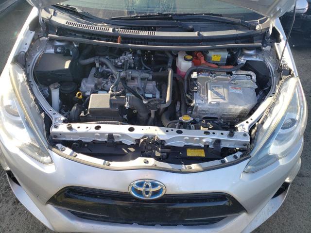 JTDKDTB35F1094420 - 2015 TOYOTA PRIUS C SILVER photo 11