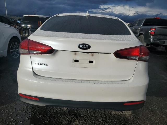 3KPFL4A78HE132740 - 2017 KIA FORTE LX WHITE photo 6